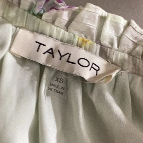 NWT Taylor Ruffle Hem Smock Dress Size XS - Picture 12 of 13